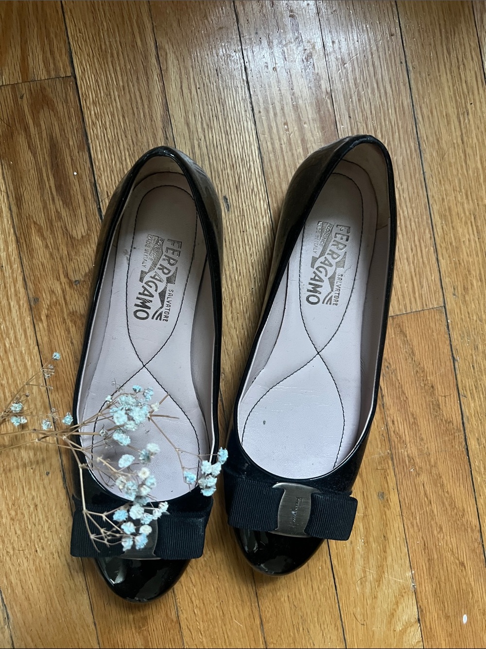 Salvatore Ferragamo Black Patent Vara Bow Flats